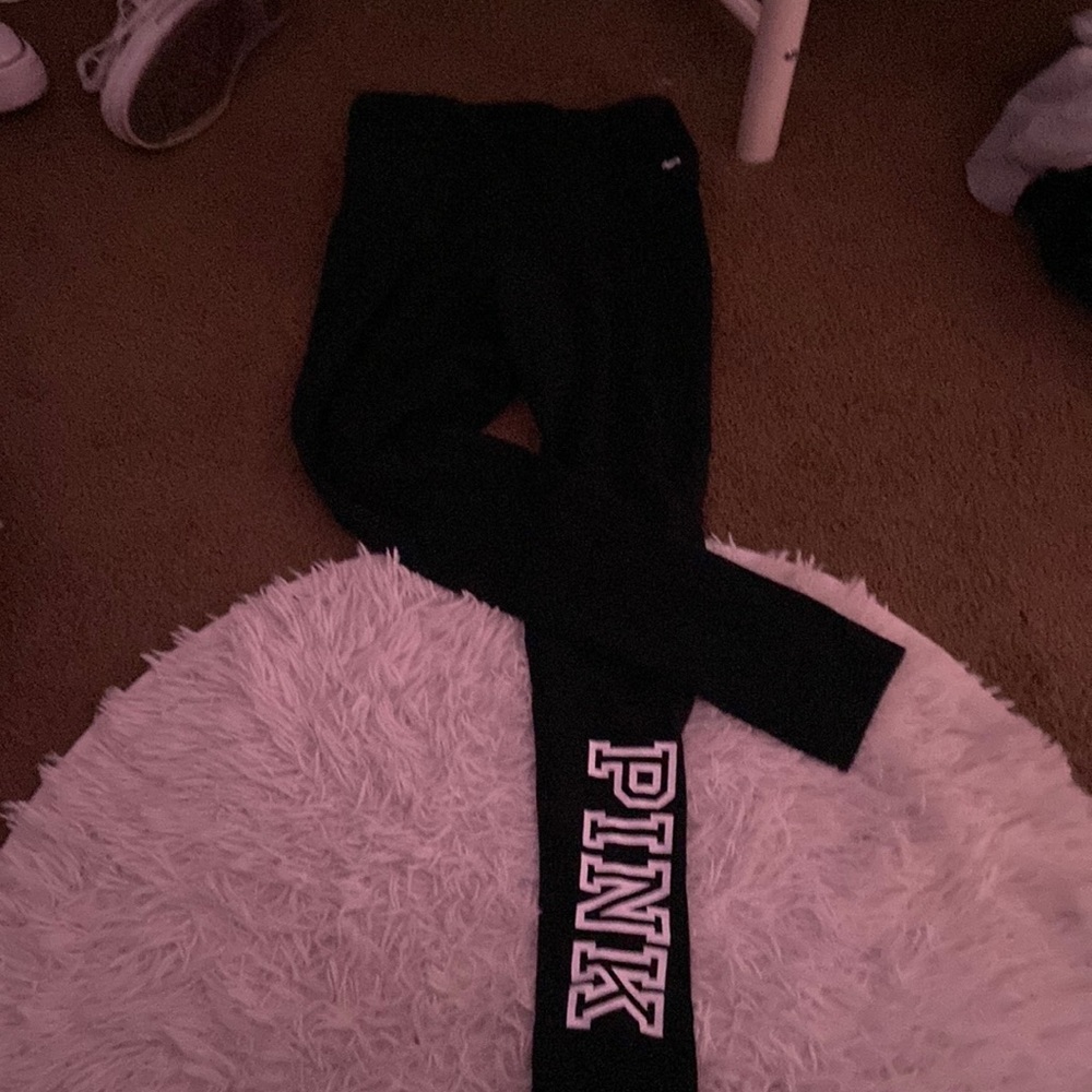 Black leggings